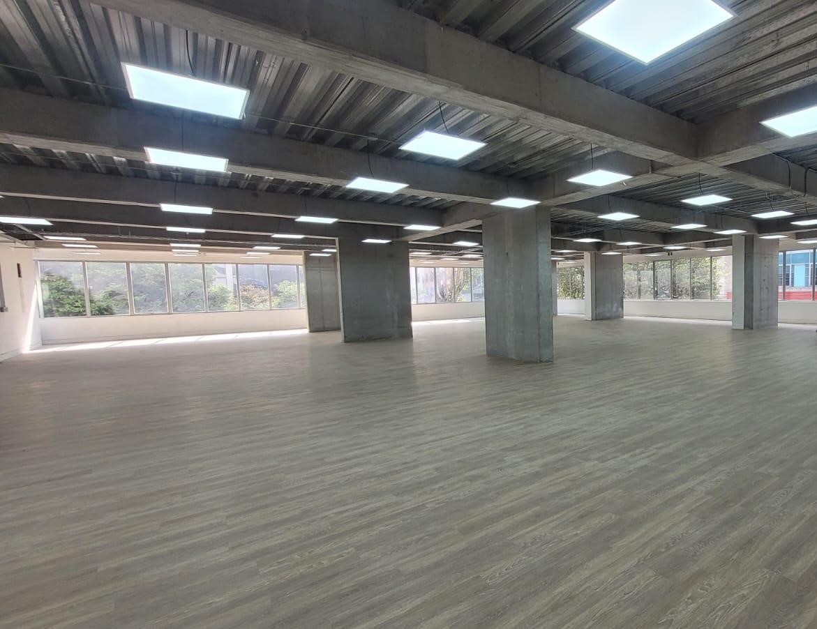 Bodega en Arriendo – Ortezal, Puente Aranda | Área total 726 m²