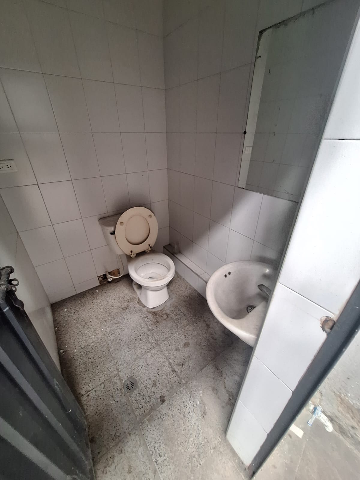 Amplia Bodega en arriendo Soacha vía principal 1250 m² 20 178742420250408012524.jpeg