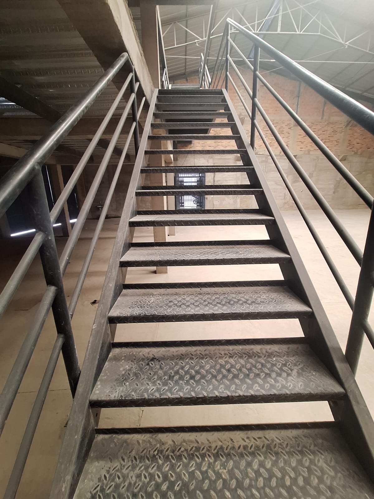 Amplia Bodega en arriendo Soacha vía principal 1250 m² 11 178743720250408012527.jpeg