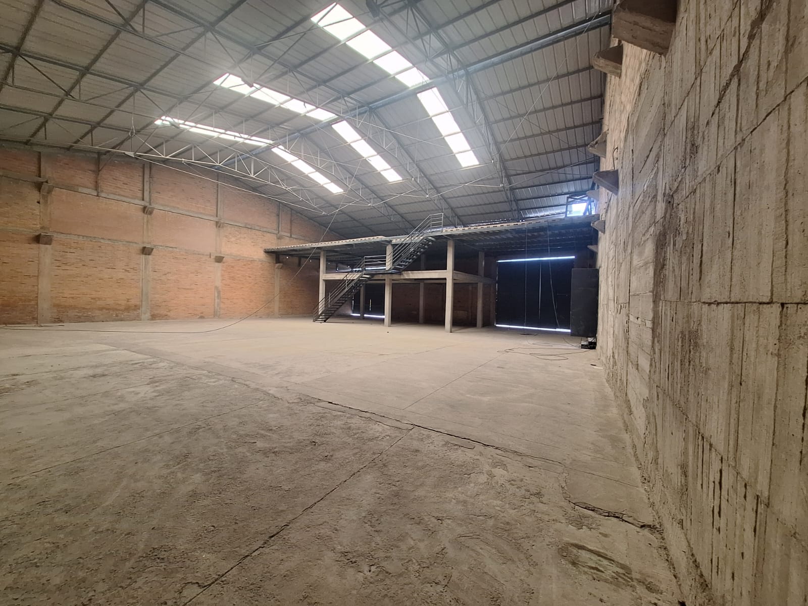 Amplia Bodega en arriendo Soacha vía principal 1250 m² 3 178743820250408012527.jpeg
