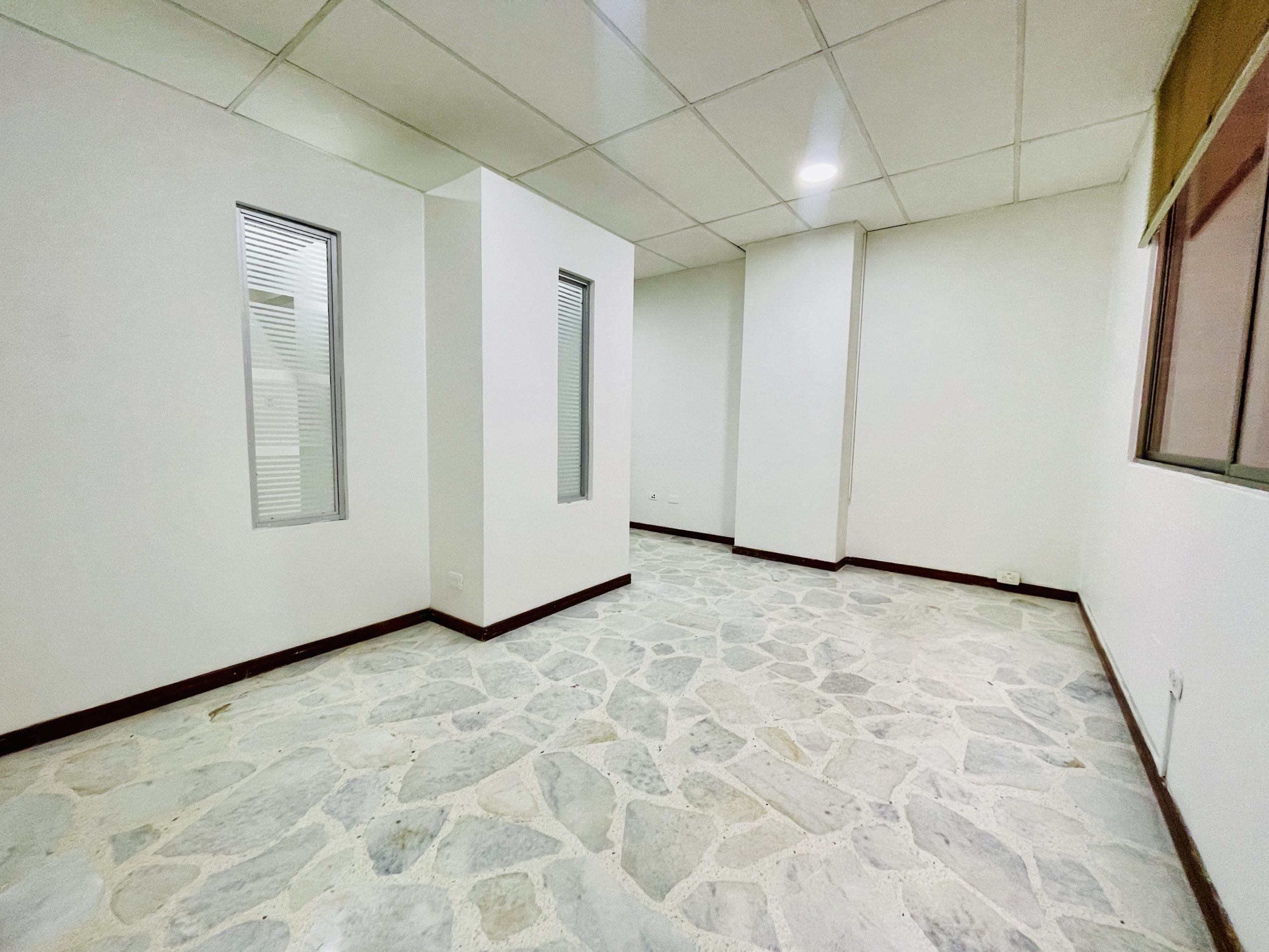 Arriendo Amplio Apartamento en ciudad Modelo Cali 70m²