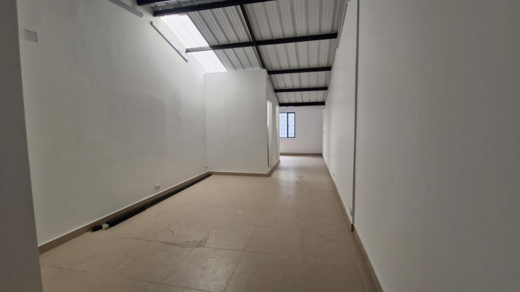 OFICINA AMOBLADA DE 4.099 M² EN ARRIENDO, LA FLORESTA