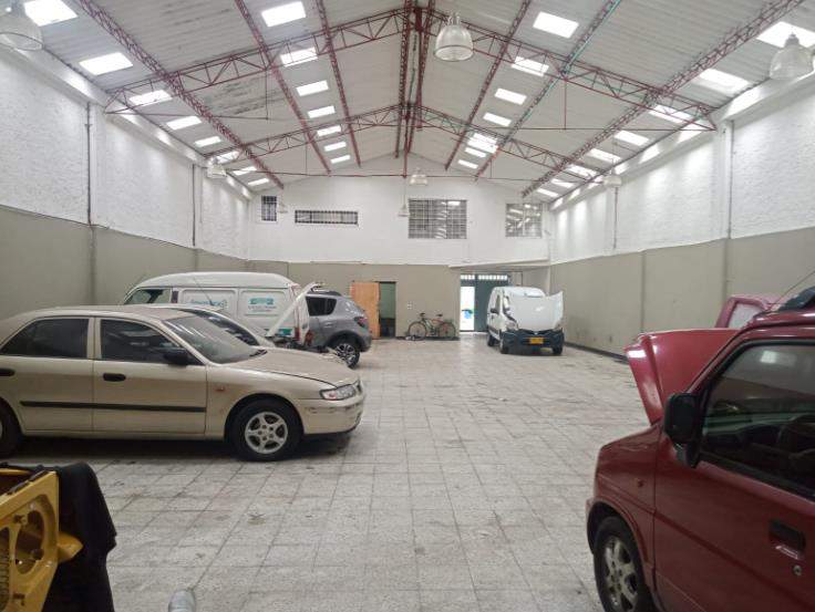 OFICINA AMOBLADA DE 2.214 M² EN ARRIENDO, LA FLORESTA