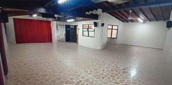 SE ARRIENDAN LOCALES EN CABAÑAS