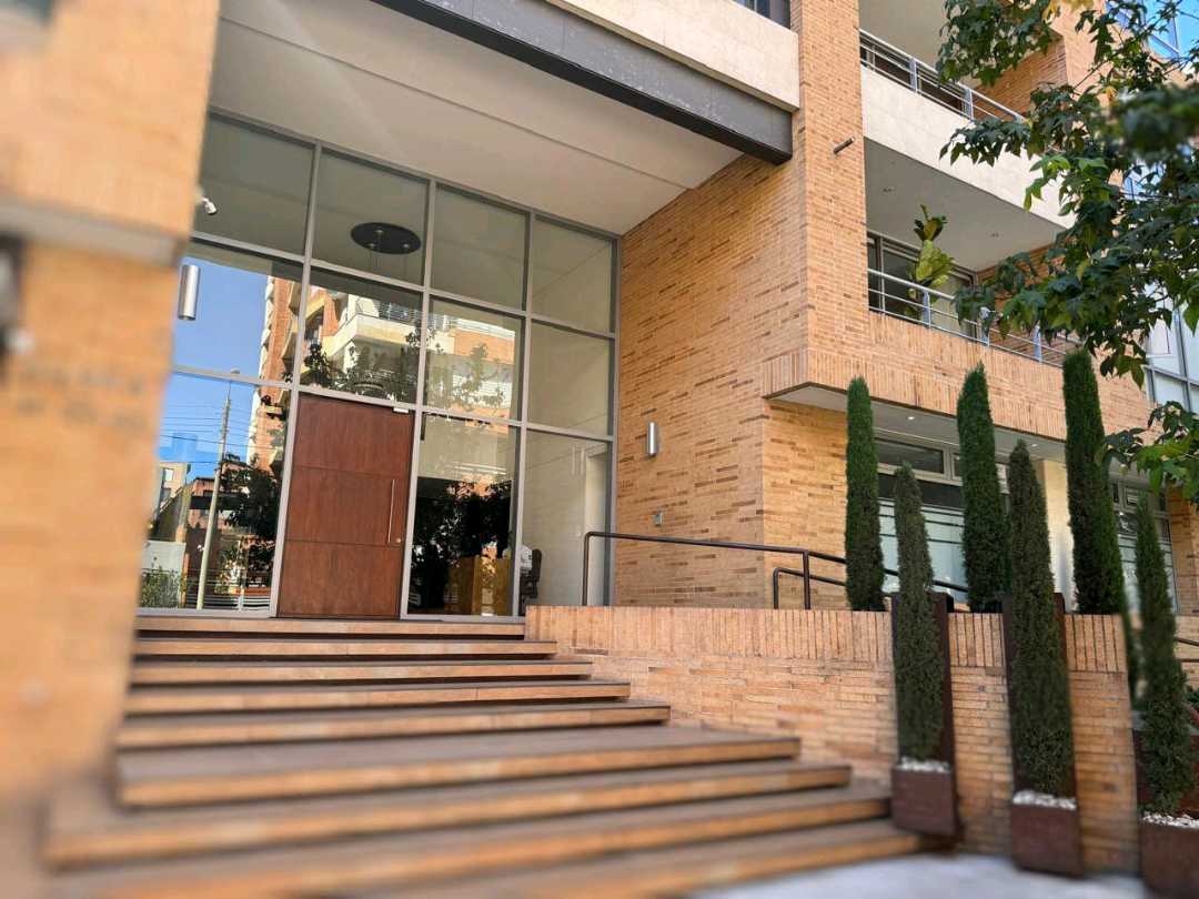 Arriendo Oficina CC. Cedritos