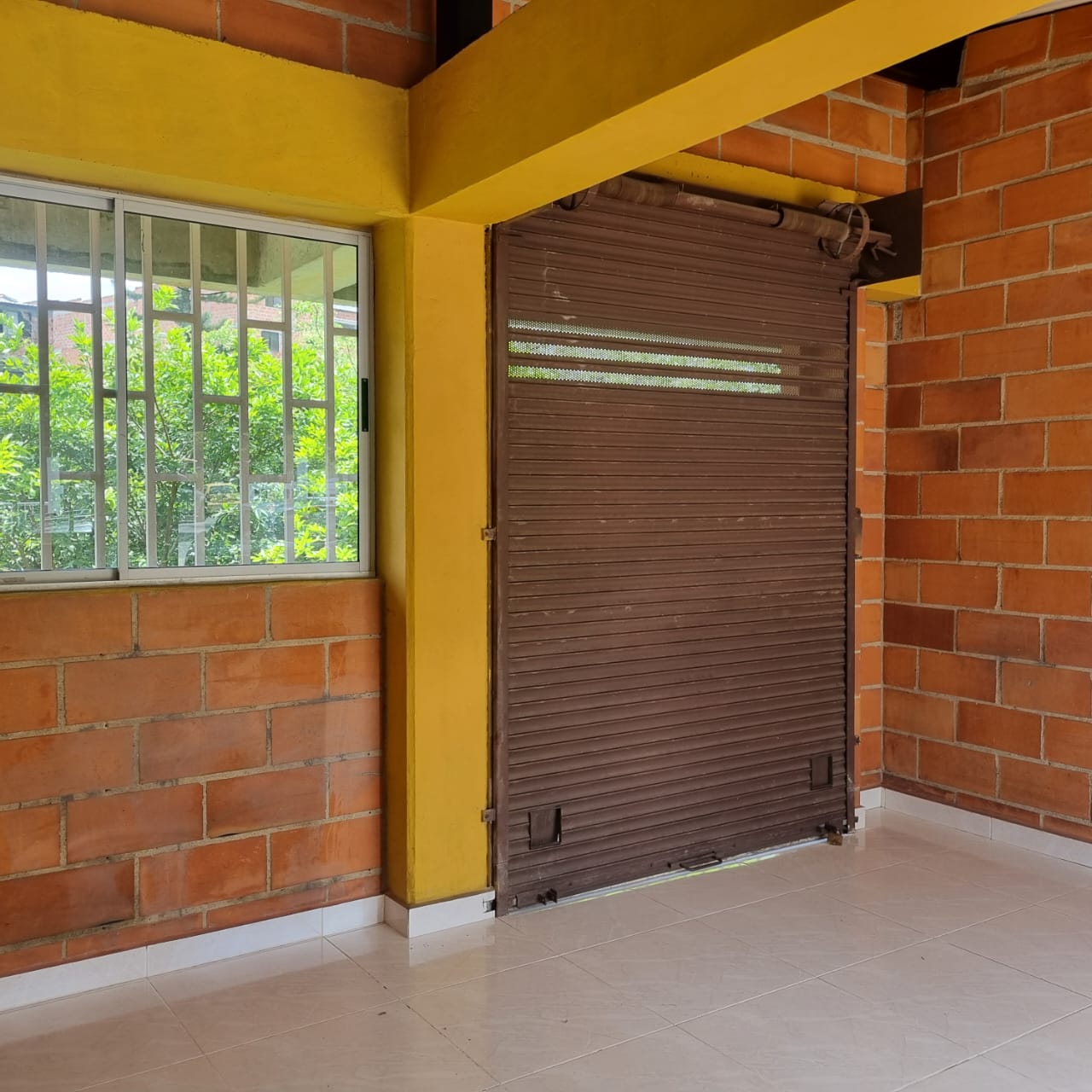 BODEGA EN LA ESTRELLA
