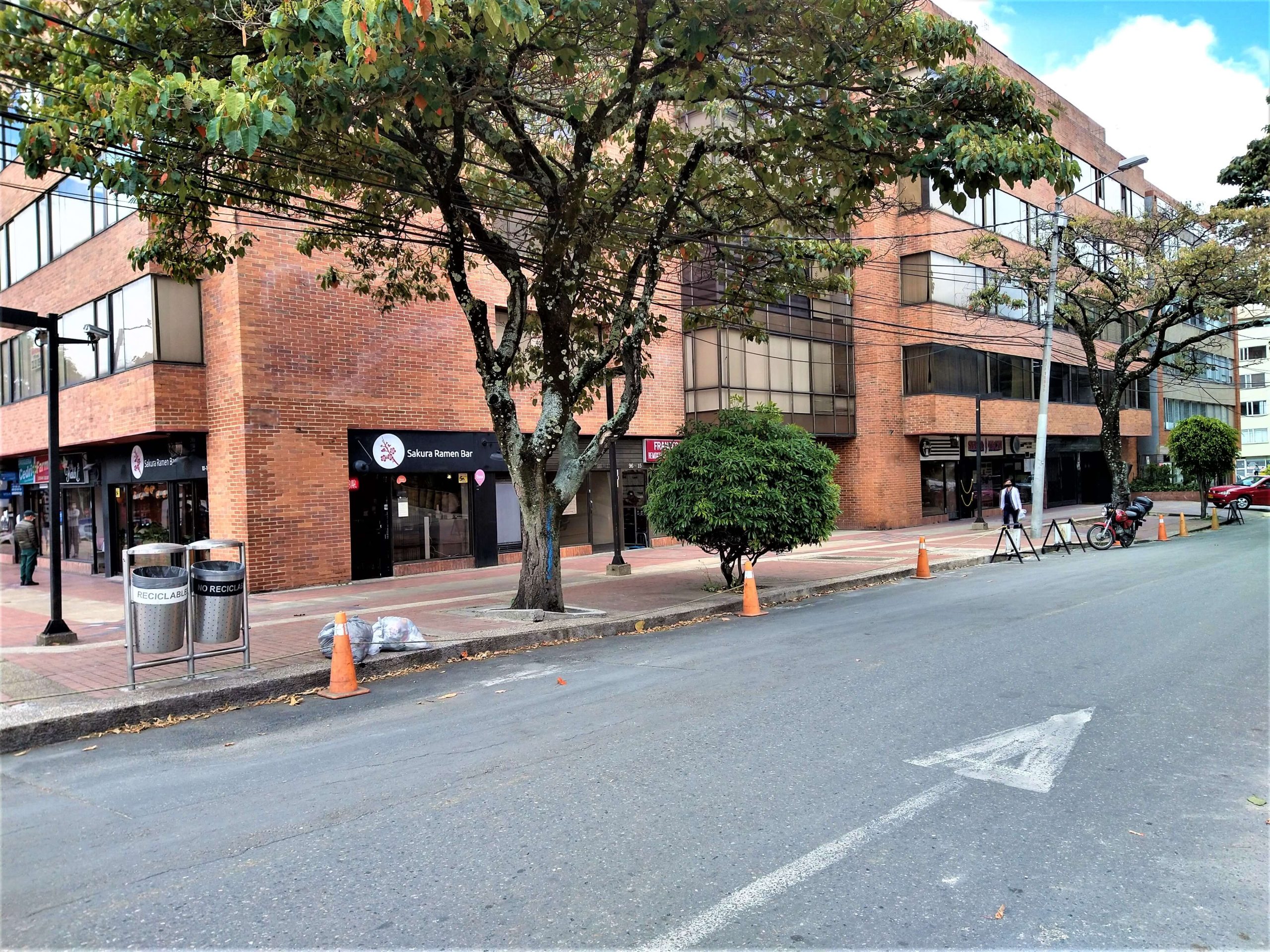 Arriendo Oficina Centro Comercial Show Place 147