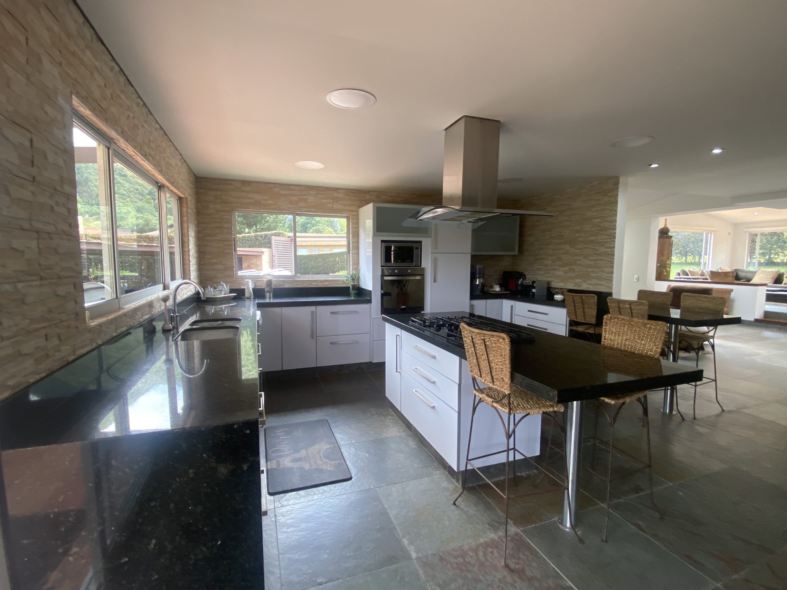 Venta y/o arriendo casa campestre 356m2 en un solo nivel más altillo