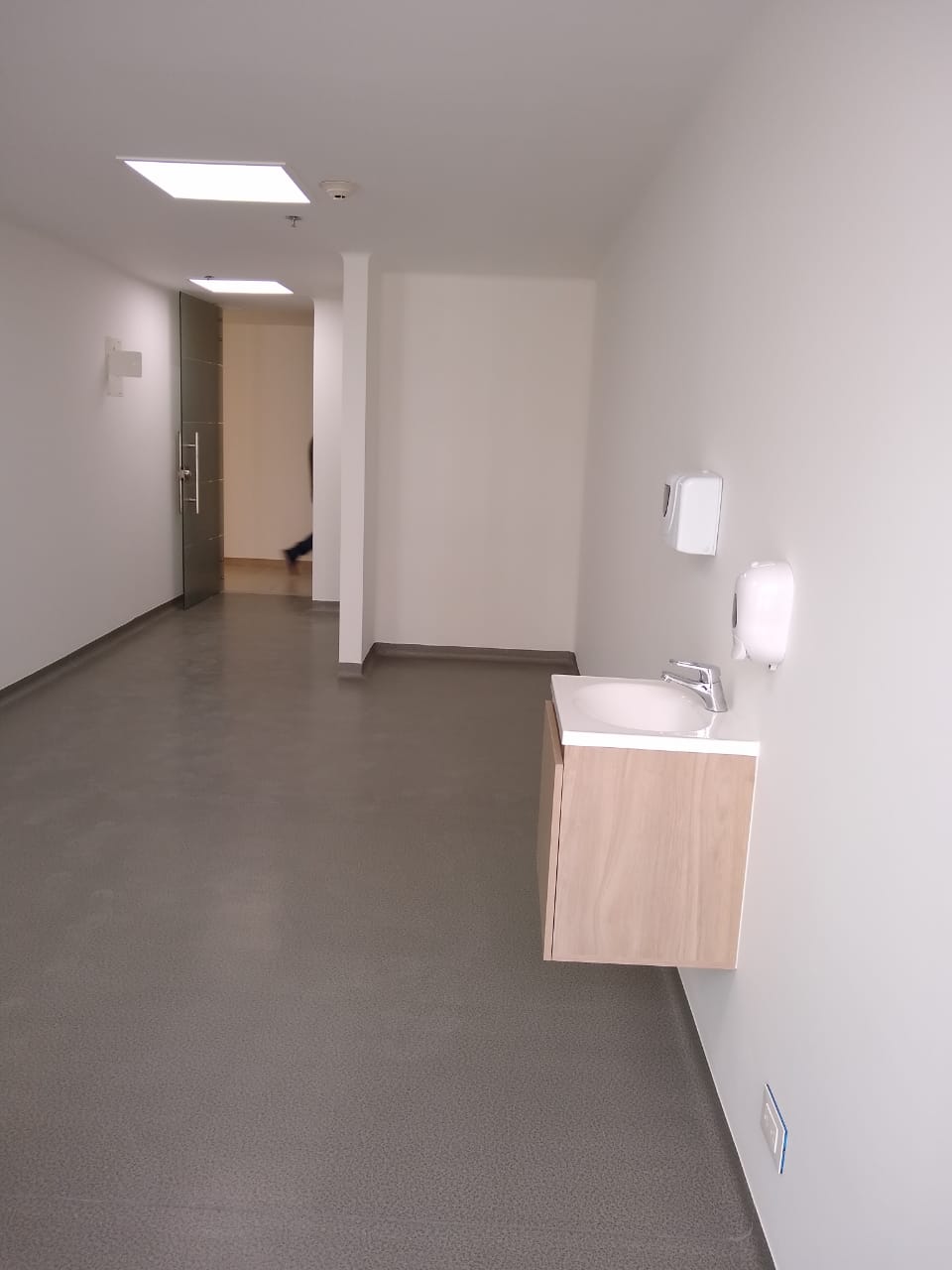 CONSULTORIO EN ARRIENDO EN MANIZALES | ARRIENDOS MANIZALES 7 8393620200810033809.jpg