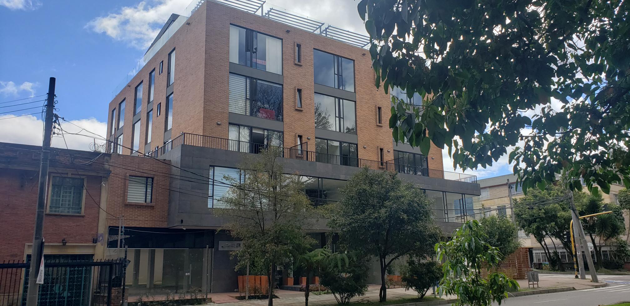 OFICINA AMOBLADA DE 2.214 M² EN ARRIENDO, LA FLORESTA