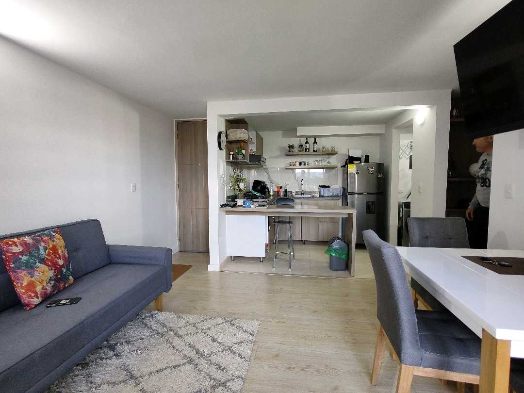 APARTAMENTO DE 55 m2, EN MADRID CONJUNTO AZUL CELESTE, CLUB HOUS