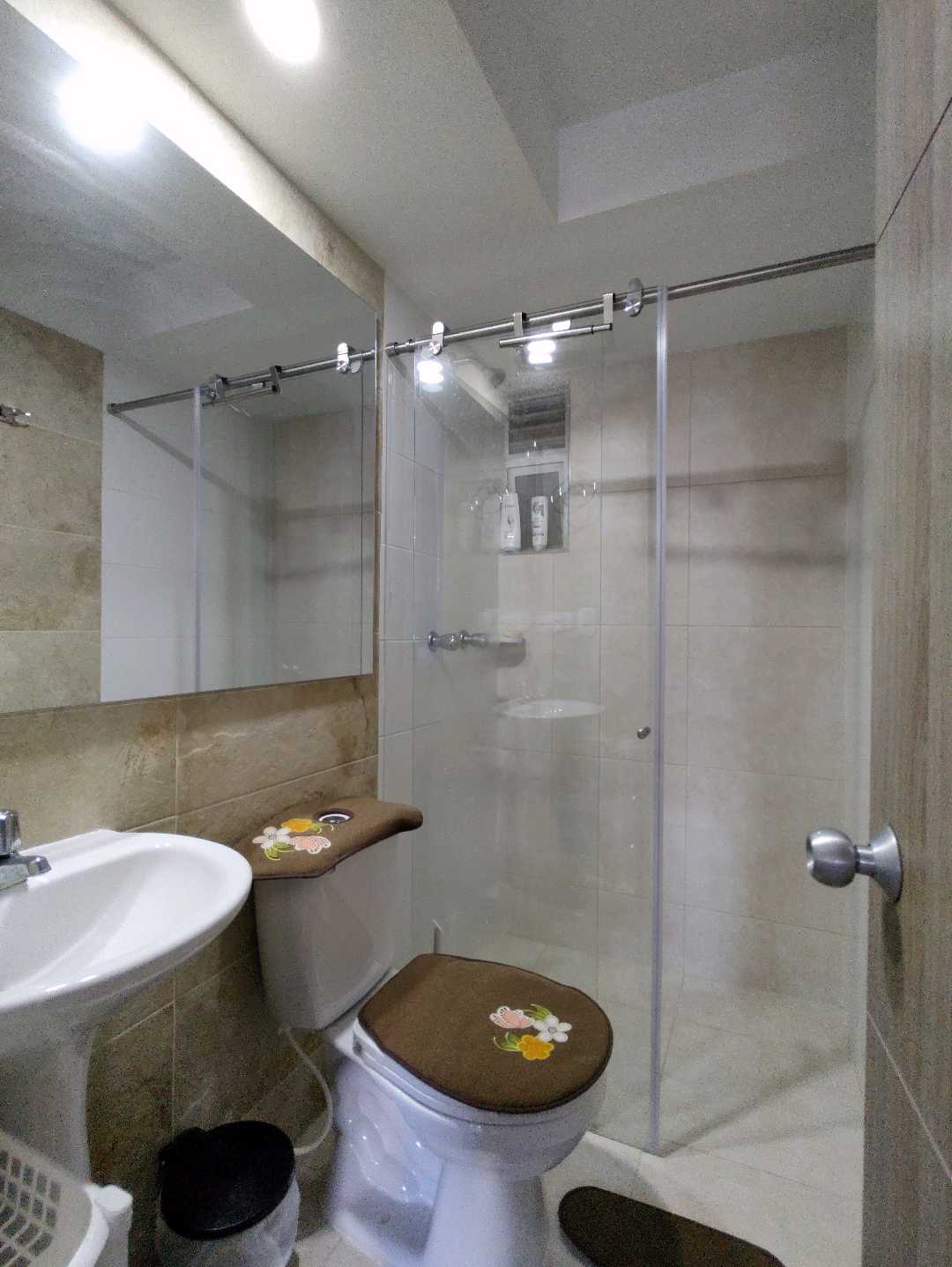 APARTAMENTO DE 55 m2, EN MADRID CONJUNTO AZUL CELESTE, CLUB HOUS