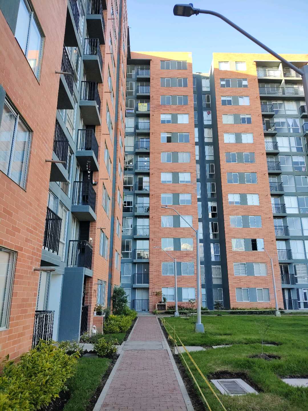 APARTAMENTO DE 55 m2, EN MADRID CONJUNTO AZUL CELESTE, CLUB HOUS