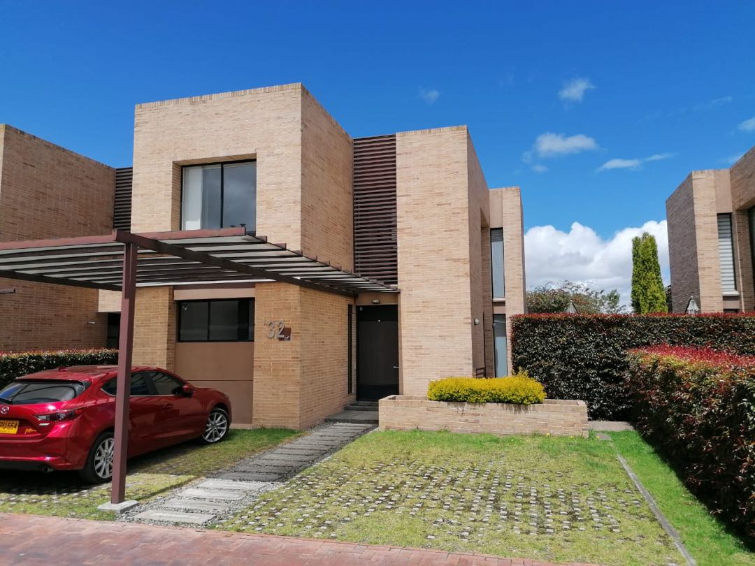 Arriendo casa en Cajicá.