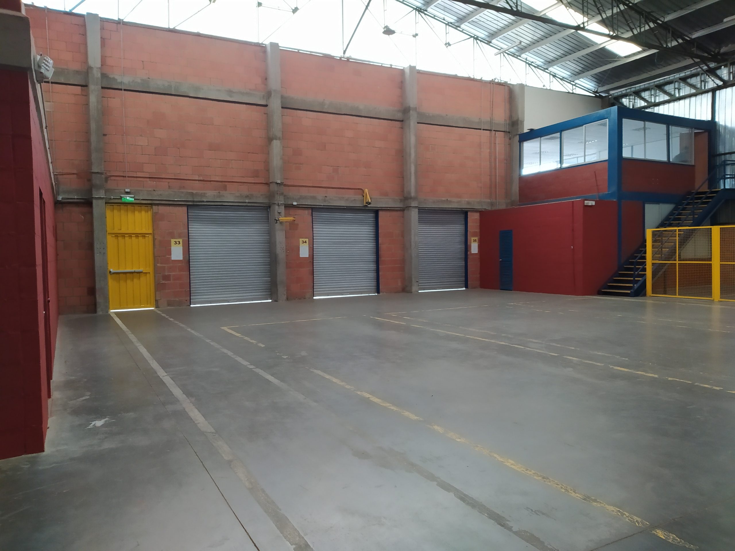 ARRIENDO BODEGA 2.218 M2 MADRID, CUND 5 MUELLES PARQUE INDUSTRIAL 3 1027401120230515100012.jpg