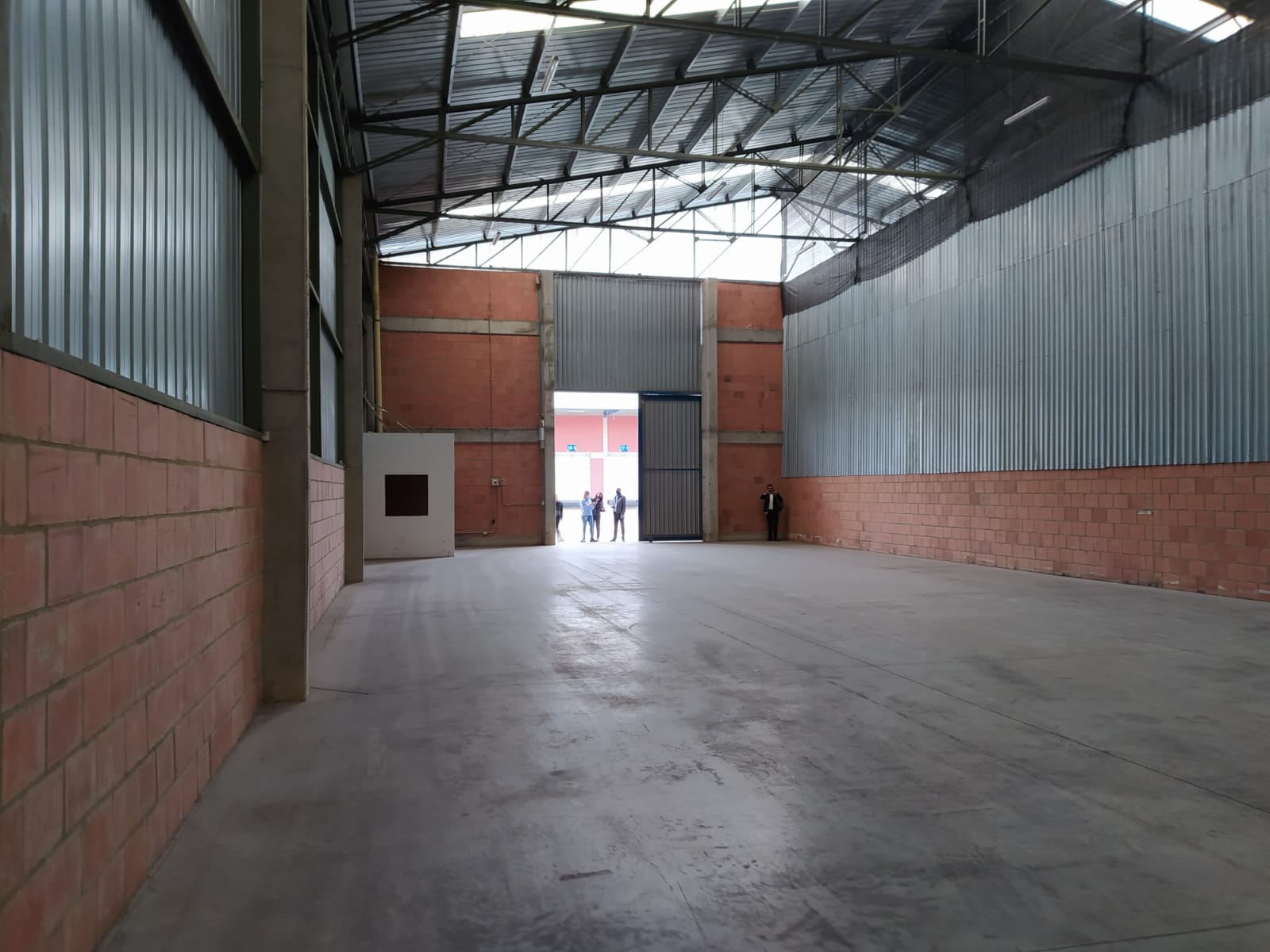 ARRIENDO BODEGA 687.5 M2 MADRID, CUND. PARQUE INDUSTRIAL 7 102740820221014094112.jpeg