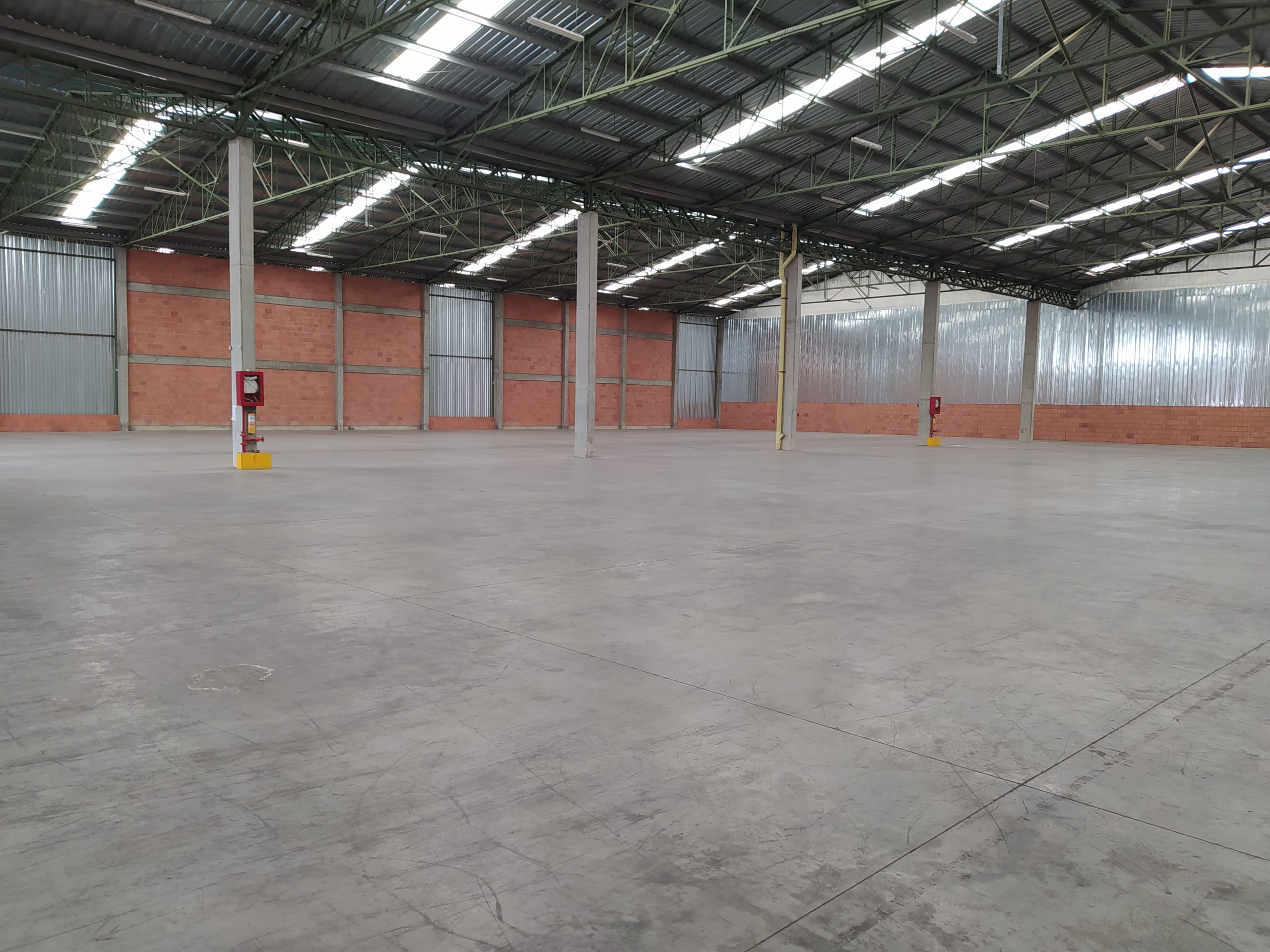 ARRIENDO BODEGA 2050M2 MADRID, CUNDINAMARCA PARQUE INDUSTRIAL. 3 102740820230515095225.jpg