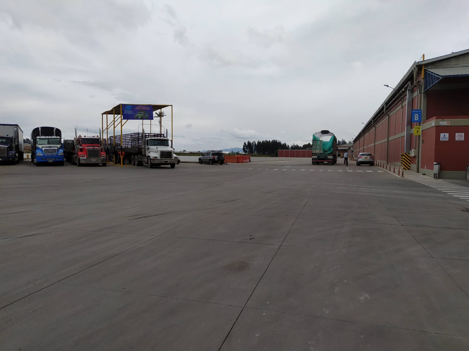 ARRIENDO BODEGA 4950 M2 MADRID, CUND 5 MUELLES PARQUE INDUSTRIAL 9 102740820240908091626.jpeg