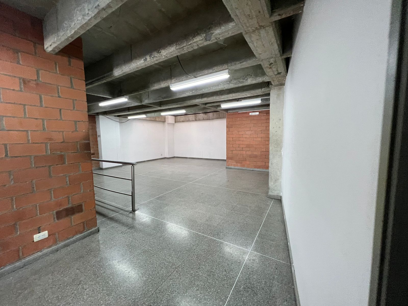 ARRIENDO OFICINA EN EL CENTRO DE MANIZALES | ARRIENDOS MANIZALES
