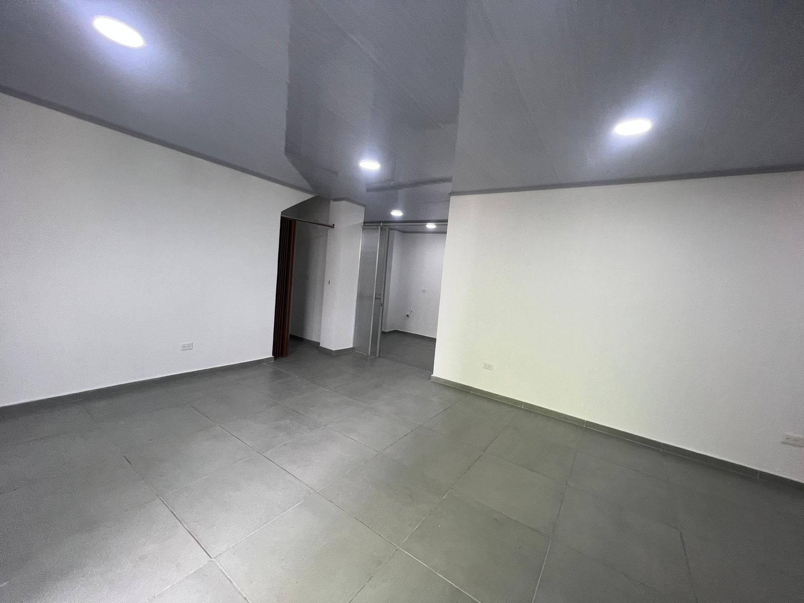 ALQUILER OFICINA AV SANTANDER, MANIZALES