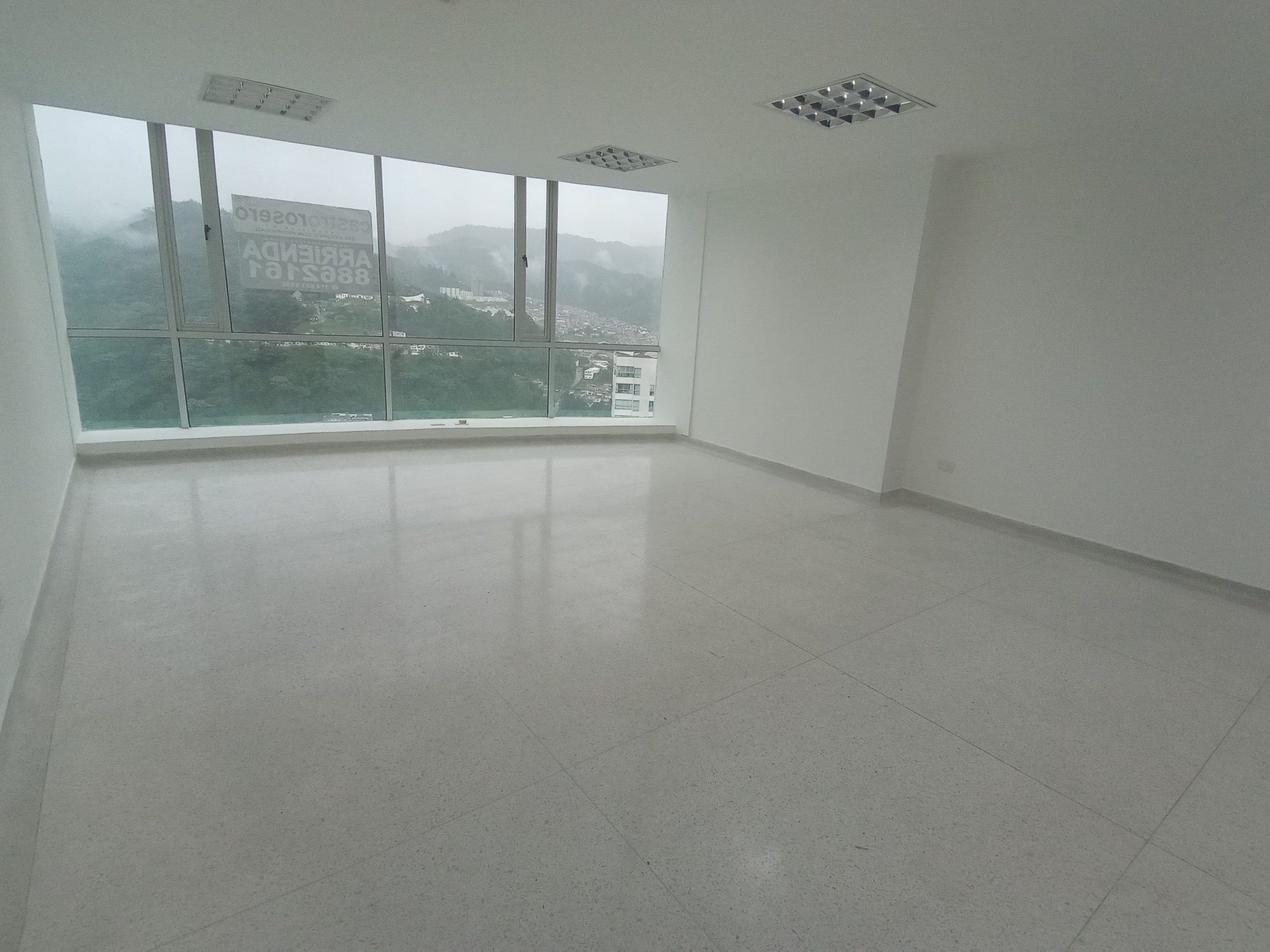 ALQUILER OFICINA AV SANTANDER, MANIZALES