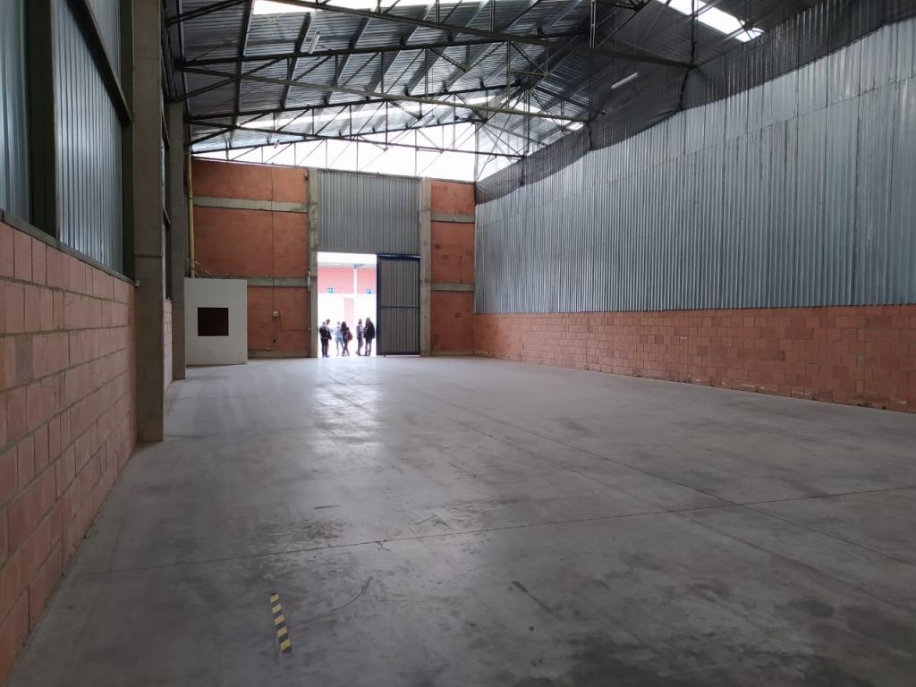 ARRIENDO BODEGA 687.5 M2 MADRID, CUND. PARQUE INDUSTRIAL 10 2022070346587413065351754.jpeg