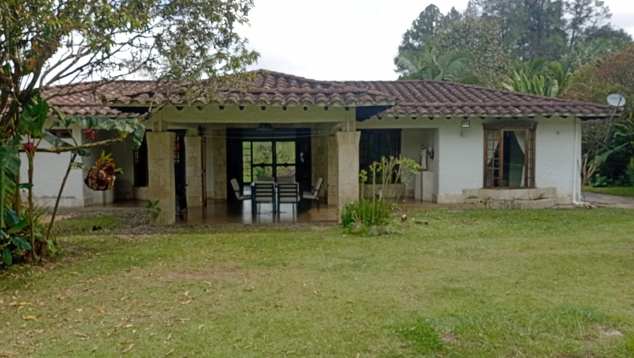 SE ARRIENDA APARTAMENTO EN LA VEREDA LA VALENCIA, COPACABANA