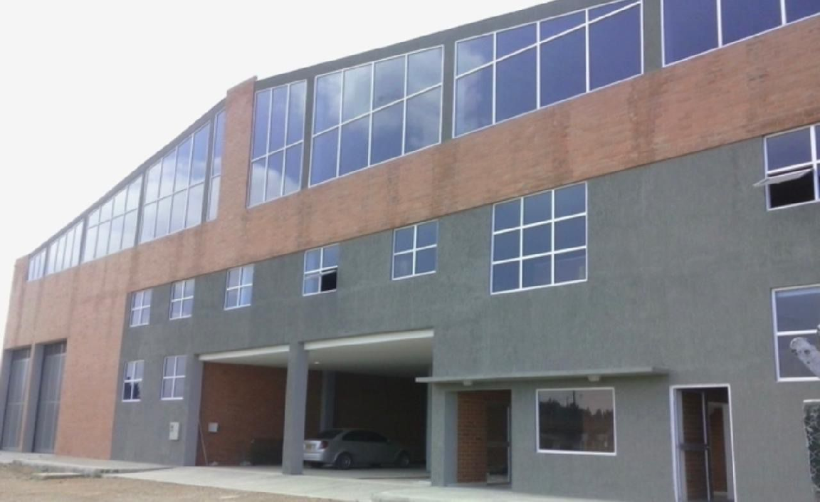 ARRIENDO BODEGA 1263 EN PARQUE INDUSTRIAL EN FINZA, CUND.