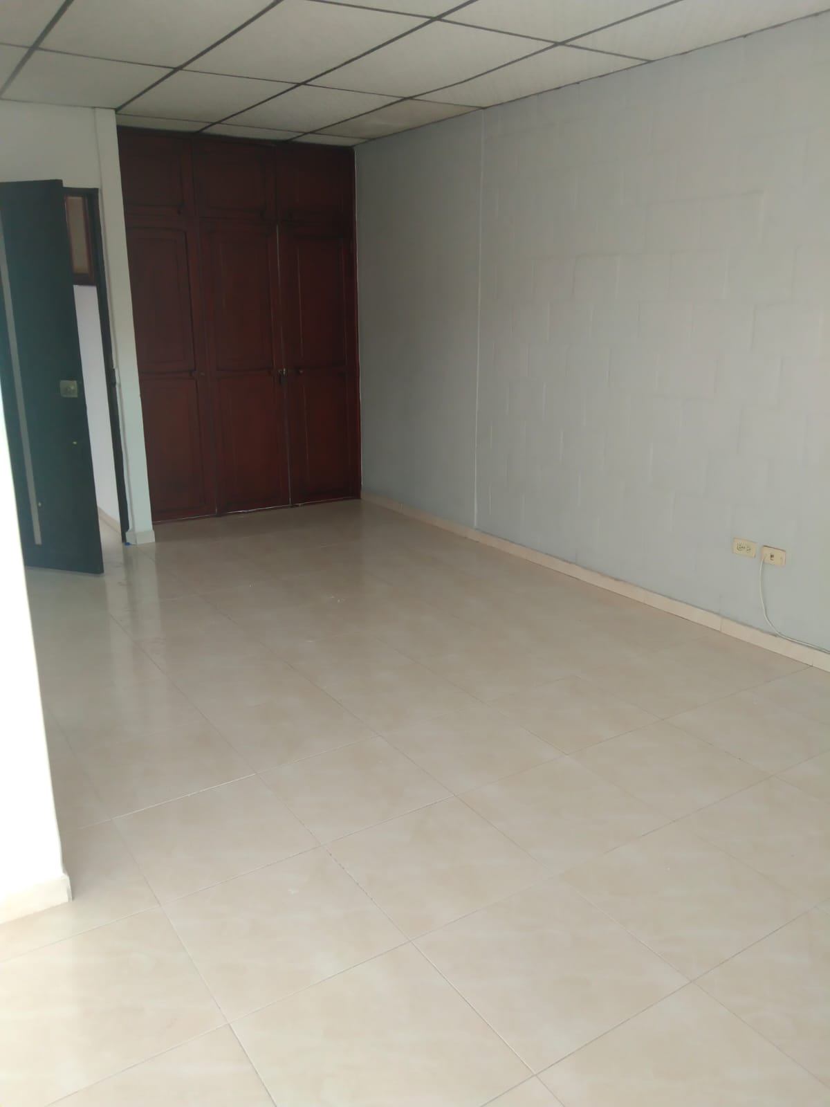 RENTO LOCAL COMERCIAL CERCA AL PARQUE DEL PERRO
