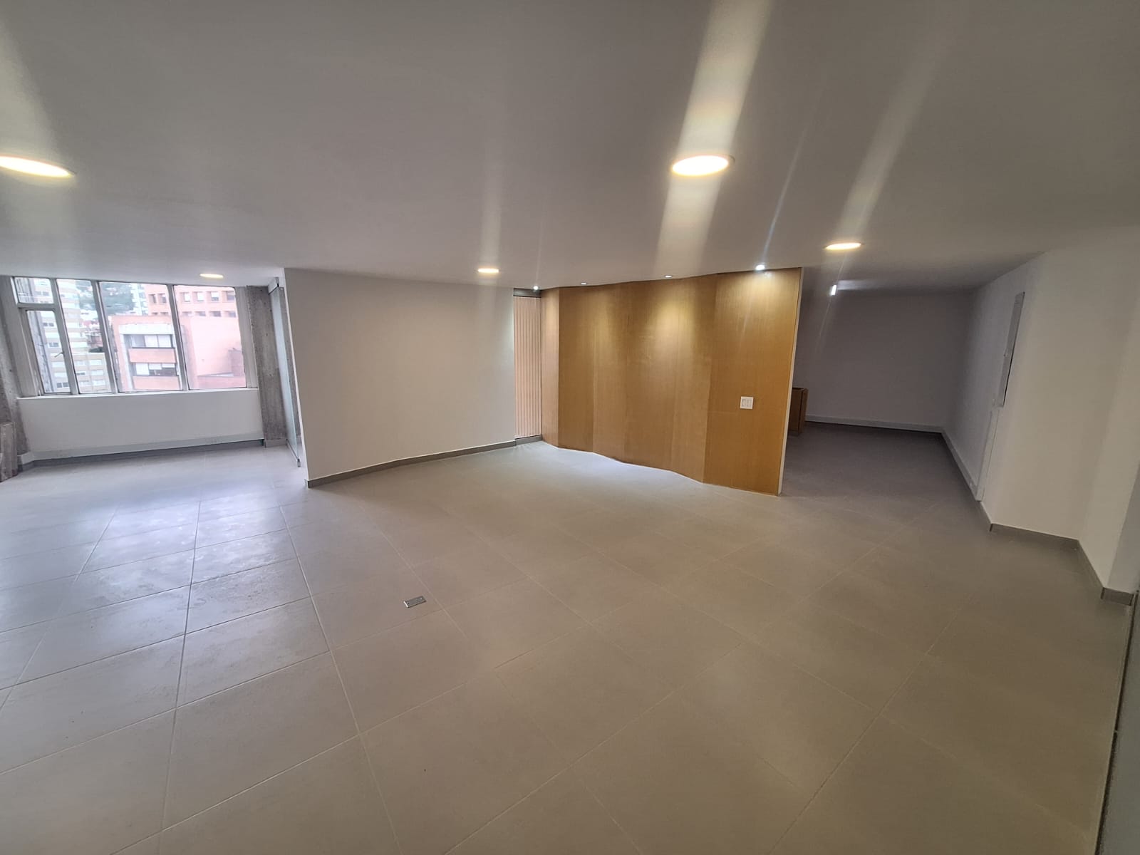 OFICINA EN ARRIENDO, SECTOR EMPRESARIAL, QUINTA CAMACHO
