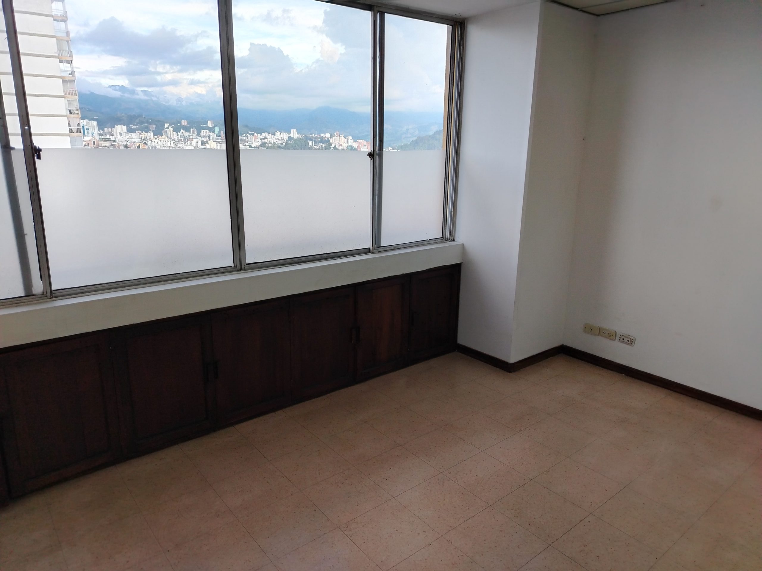 LOCAL EN ARRIENDO EN VERSALLES MANIZALES | ARRIENDOS MANIZALES