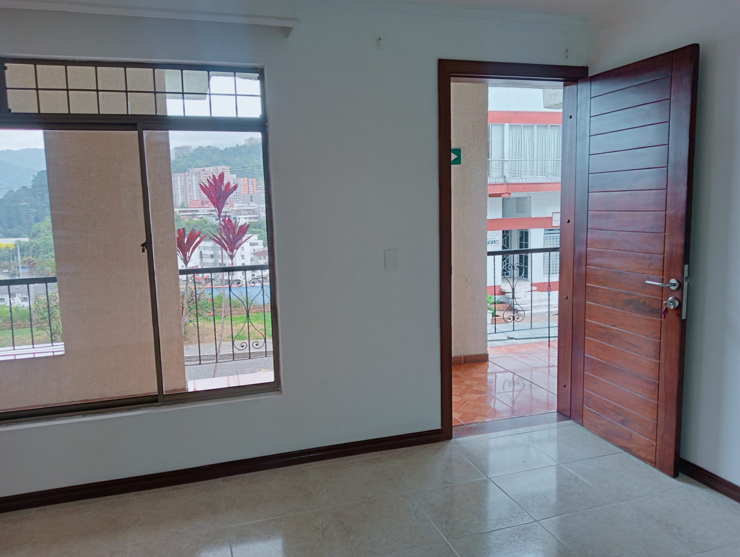 ALQUILER OFICINA AV SANTANDER, MANIZALES