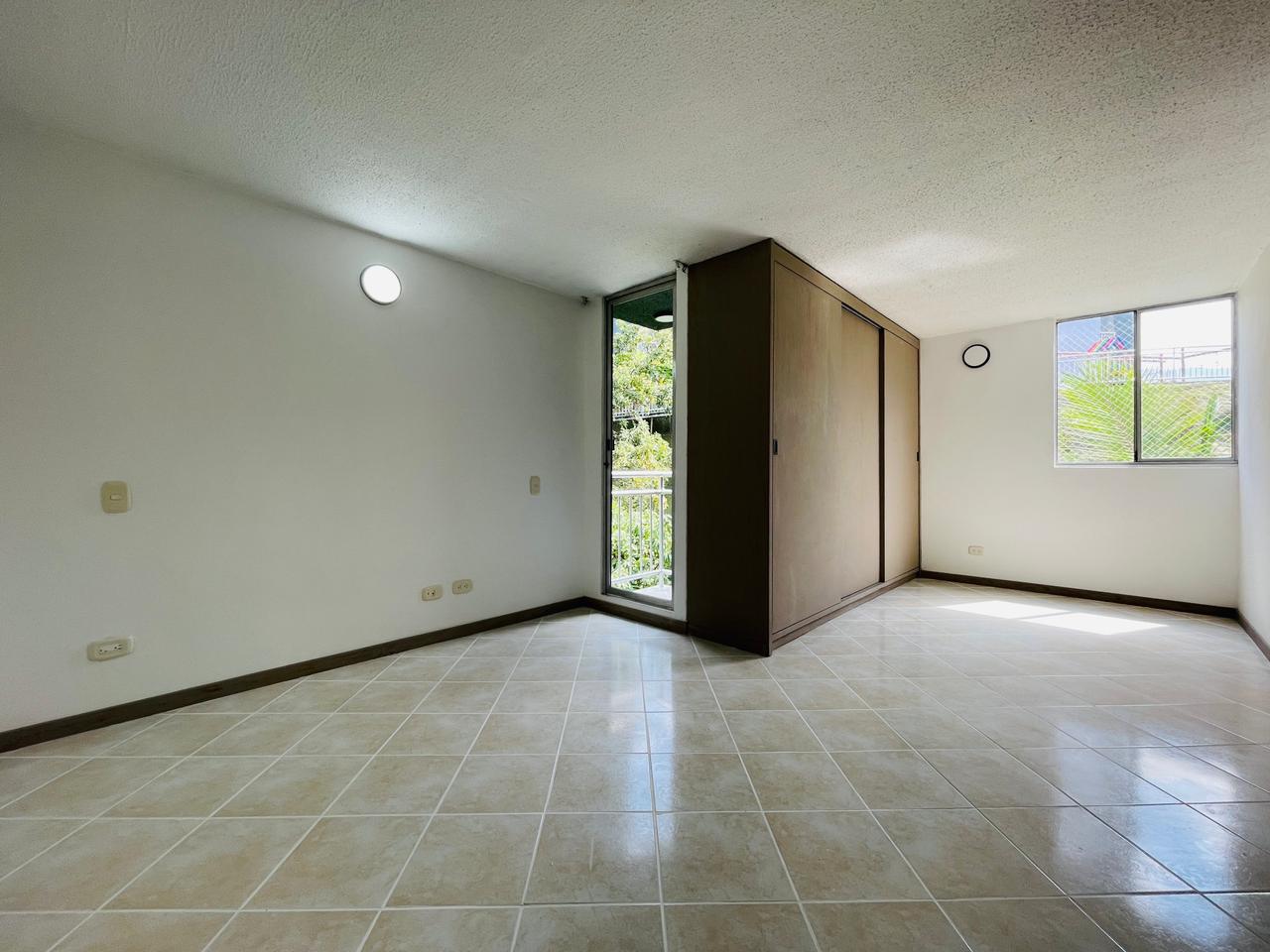 LOCAL COMERCIAL EN ARRENDAMIENTO, UNIDAD PORTELLO LOFT