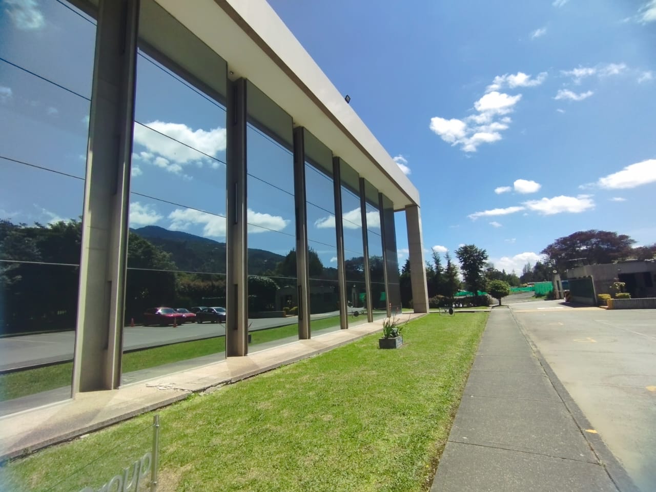 APARTAESTUDIO TIPO LOFT EN ARRIENDO GALERIAS