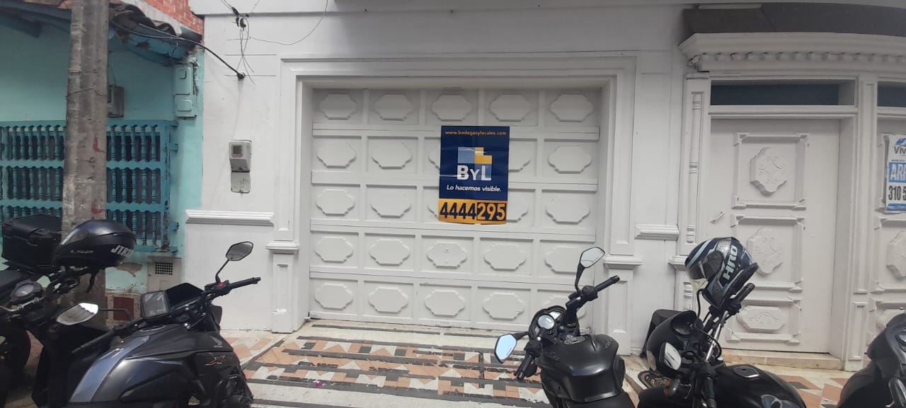 BODEGA EN LA ESTRELLA