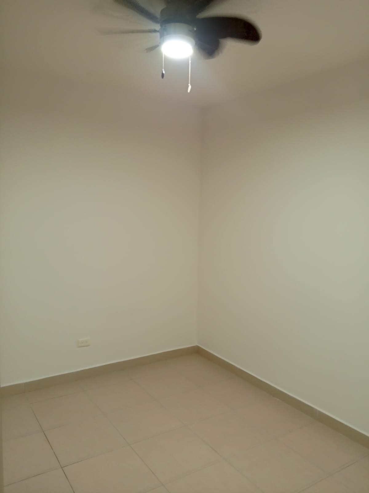 SIN INMOBILIARIA,Arriendo Apartaestudio de 3 ambientes,SIN AMOBLAR,PISO 1,Iluminado,BIEN UBICADO 7 SIN INMOBILIARIA,Arriendo Apartaestudio de 3 ambientes,SIN AMOBLAR,PISO 1,Iluminado,BIEN UBICADO