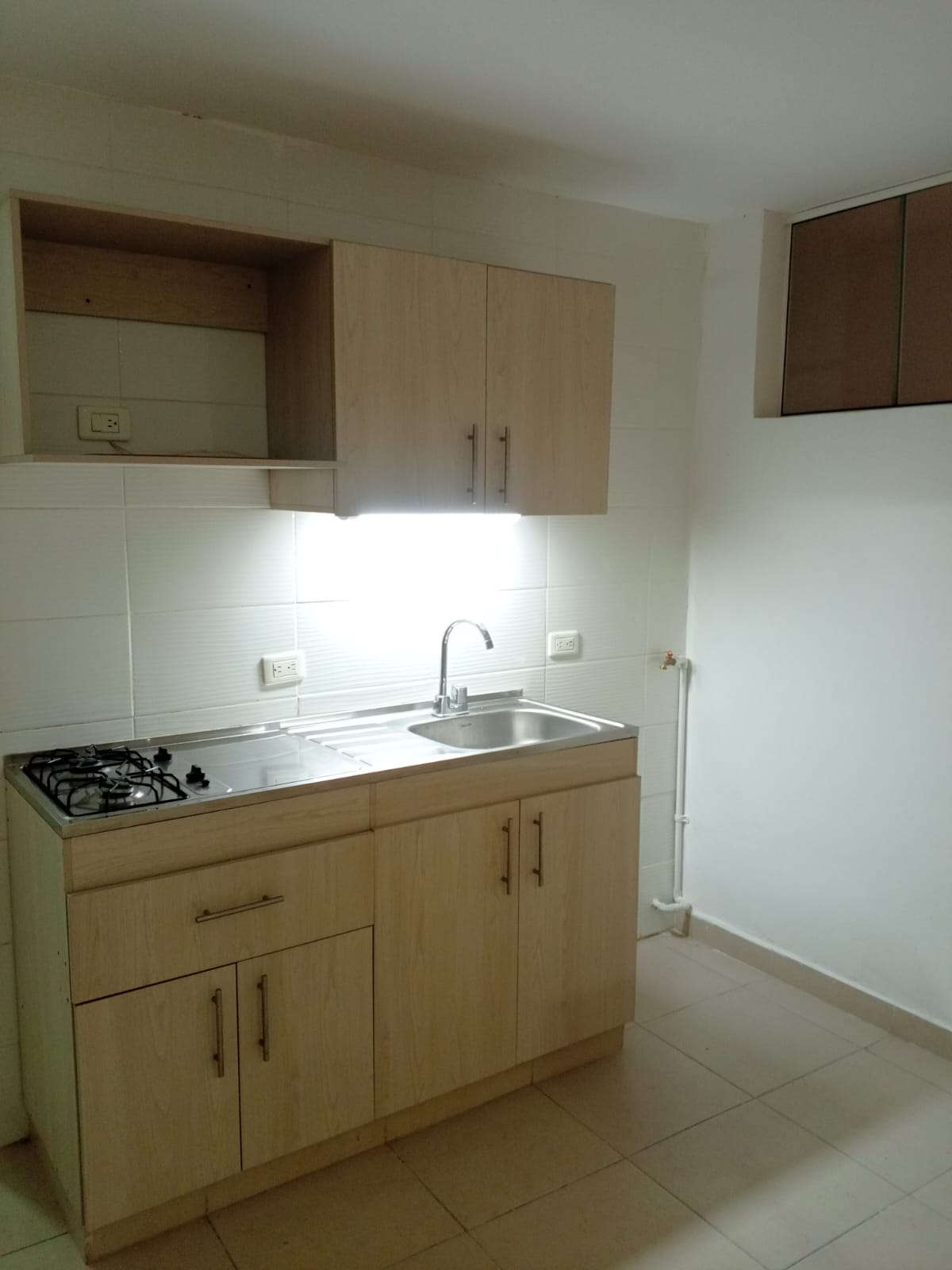 SIN INMOBILIARIA,Arriendo Apartaestudio de 3 ambientes,SIN AMOBLAR,PISO 1,Iluminado,BIEN UBICADO 6 SIN INMOBILIARIA,Arriendo Apartaestudio de 3 ambientes,SIN AMOBLAR,PISO 1,Iluminado,BIEN UBICADO