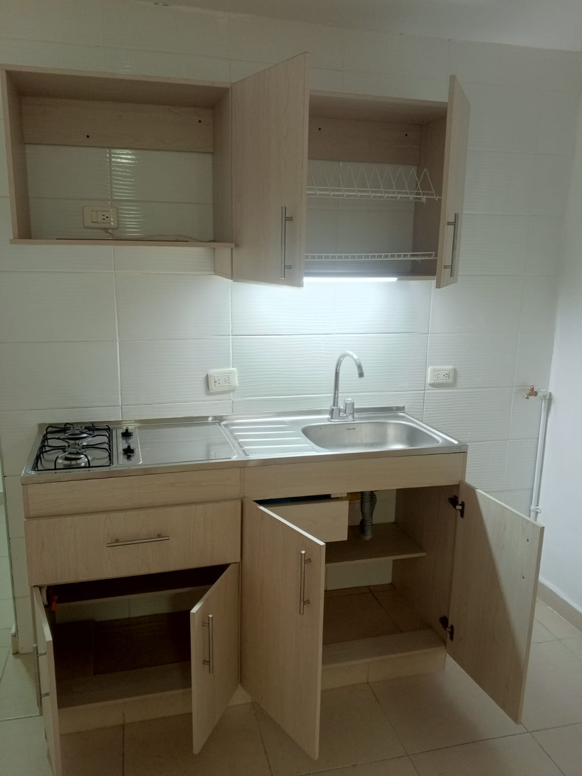 SIN INMOBILIARIA,Arriendo Apartaestudio de 3 ambientes,SIN AMOBLAR,PISO 1,Iluminado,BIEN UBICADO 5 SIN INMOBILIARIA,Arriendo Apartaestudio de 3 ambientes,SIN AMOBLAR,PISO 1,Iluminado,BIEN UBICADO