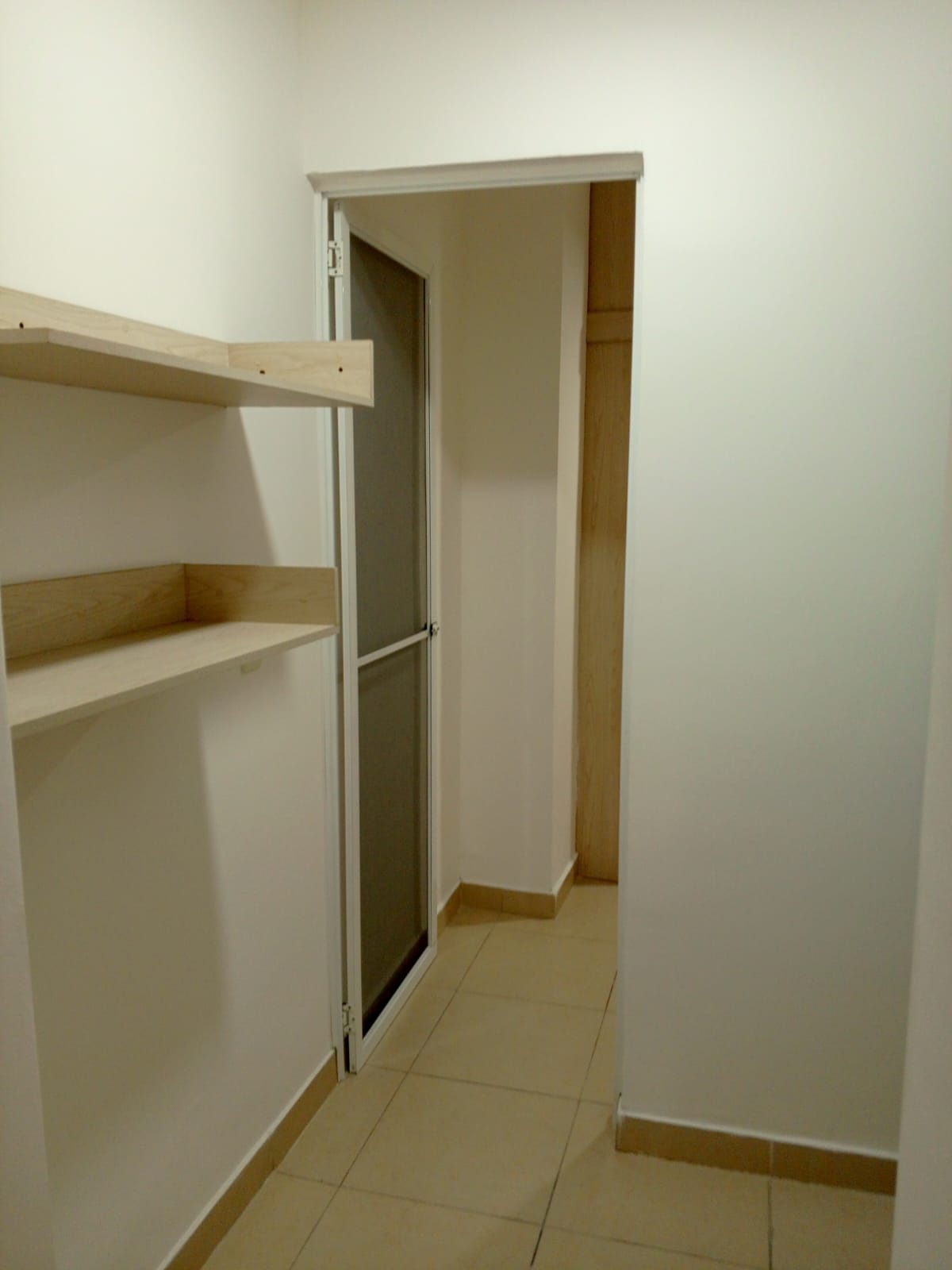 SIN INMOBILIARIA,Arriendo Apartaestudio de 3 ambientes,SIN AMOBLAR,PISO 1,Iluminado,BIEN UBICADO 2 SIN INMOBILIARIA,Arriendo Apartaestudio de 3 ambientes,SIN AMOBLAR,PISO 1,Iluminado,BIEN UBICADO