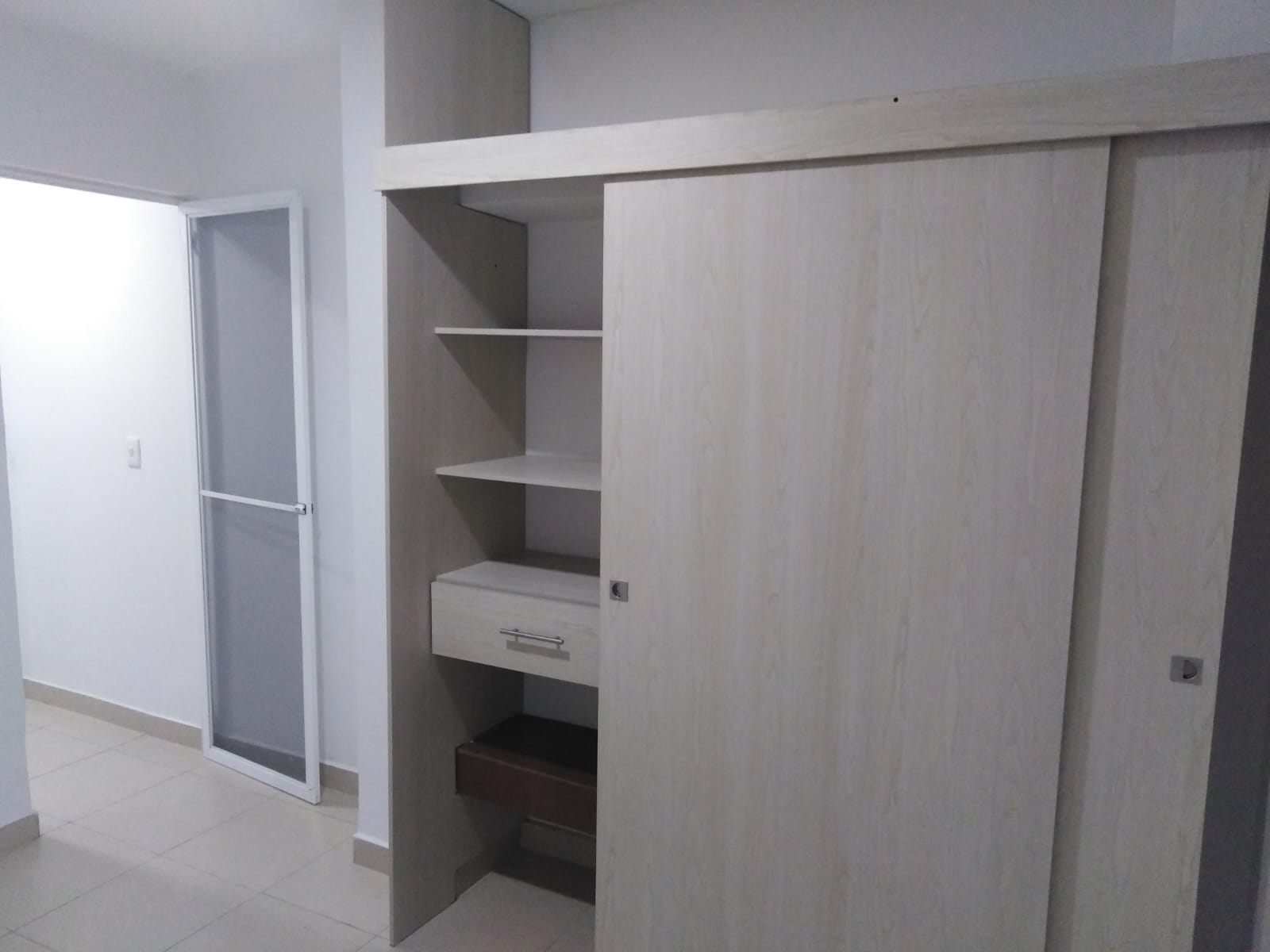 SIN INMOBILIARIA,Arriendo Apartaestudio de 3 ambientes,SIN AMOBLAR,PISO 1,Iluminado,BIEN UBICADO 9 SIN INMOBILIARIA,Arriendo Apartaestudio de 3 ambientes,SIN AMOBLAR,PISO 1,Iluminado,BIEN UBICADO