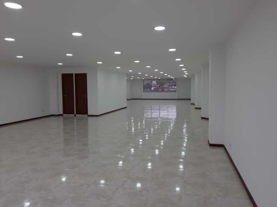 edificio_para_la_venta_en_el_s_1722532418-2527_8375.jpg