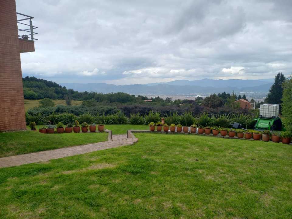 ARRIENDO CASA CAMPESTRE CON DIEZ MIL M2. 9 linda_y_moderna_casa_en_chia_1667081469-1375_8166.jpg