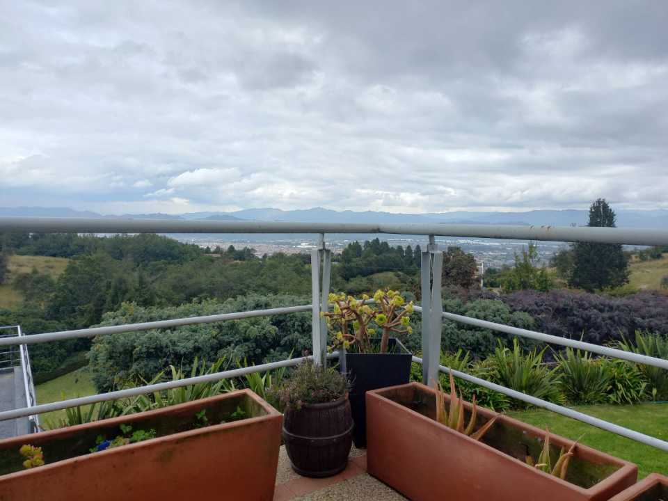 ARRIENDO CASA CAMPESTRE CON DIEZ MIL M2. 15 linda_y_moderna_casa_en_chia_1667081479-326_7957.jpg