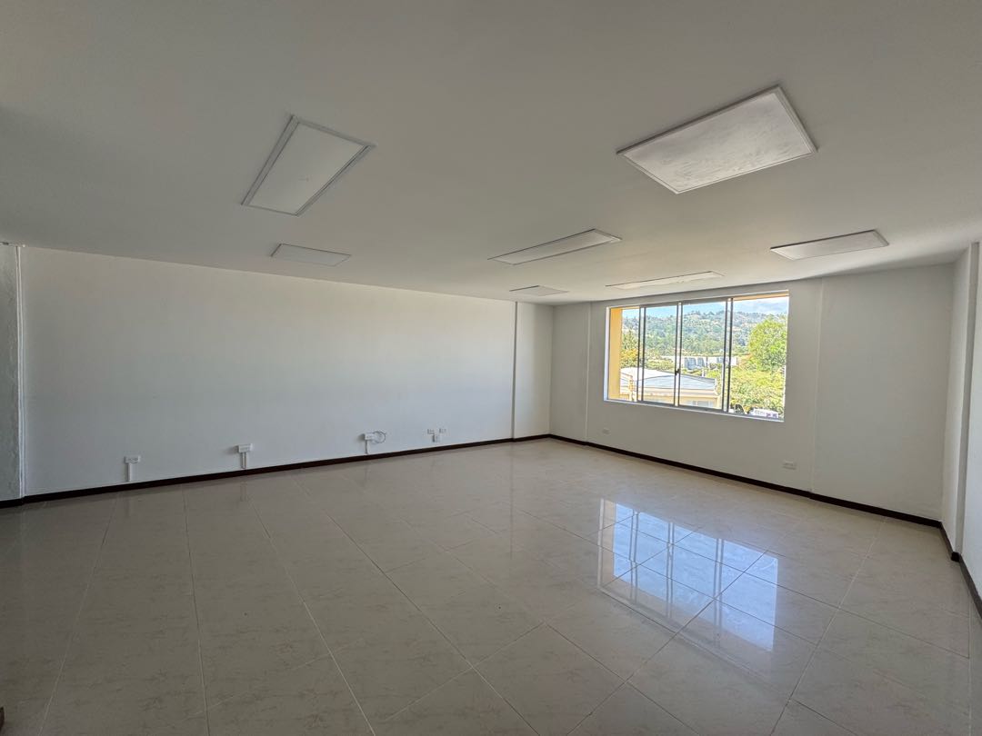 SE ARRIENDA LOCAL COMERCIAL EN PEDREGAL