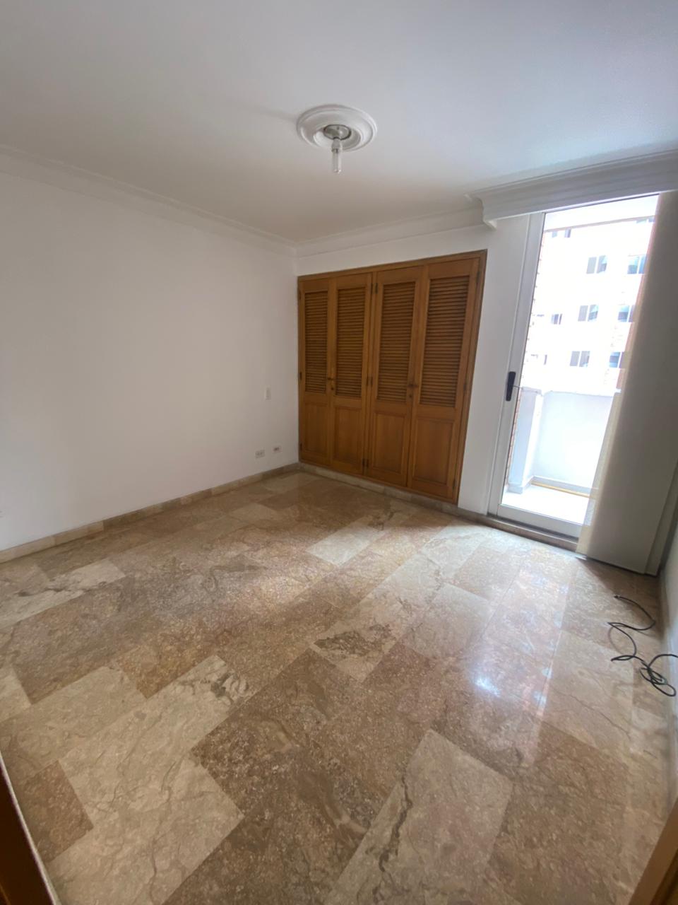 SE ARRIENDA VENDE APARTAMENTO EN EL EDIFICIO LITUANIA, LAURELES 18 1175411920251027115204.jpeg