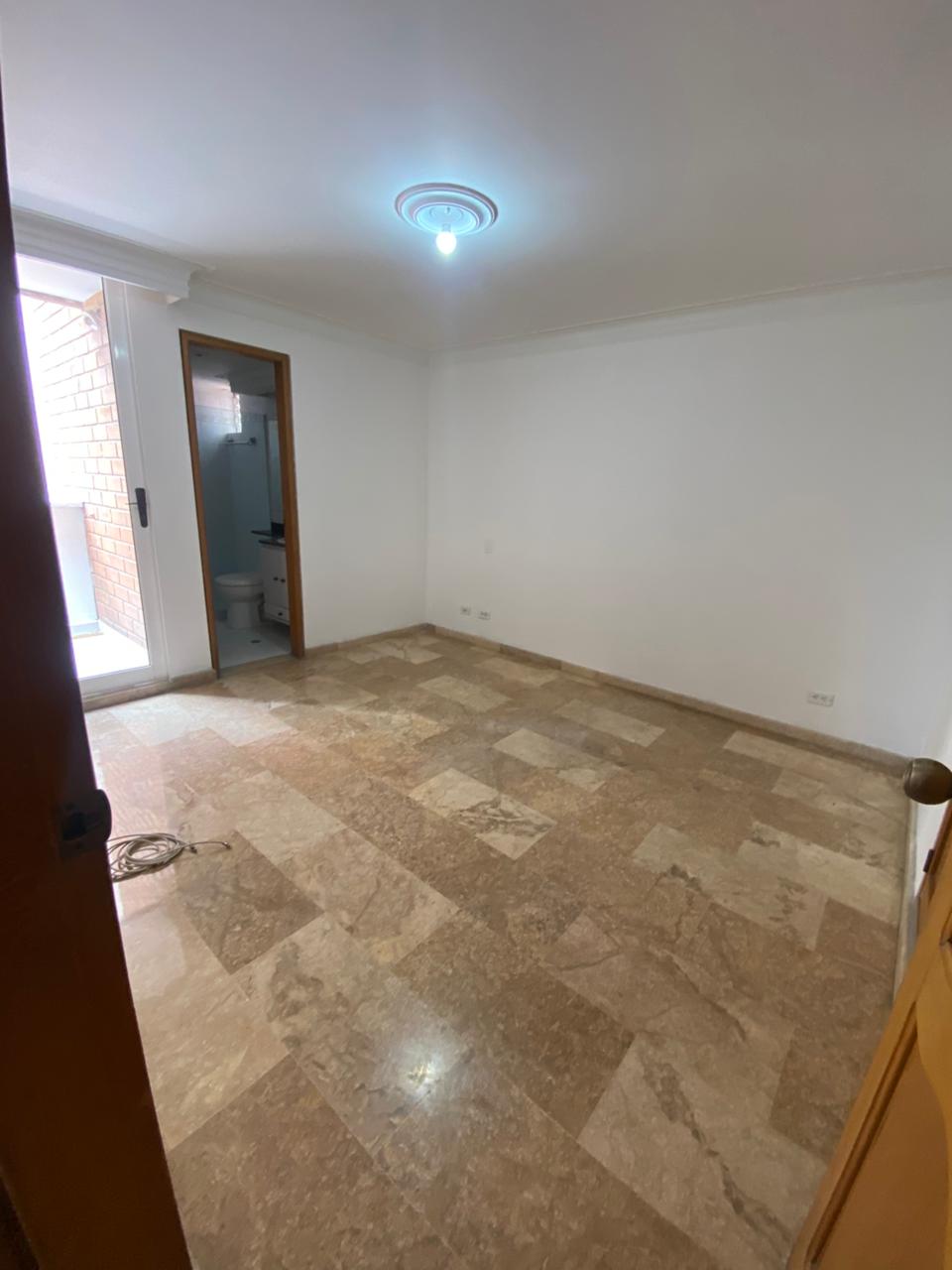SE ARRIENDA VENDE APARTAMENTO EN EL EDIFICIO LITUANIA, LAURELES 20 1175412020251027115303.jpeg