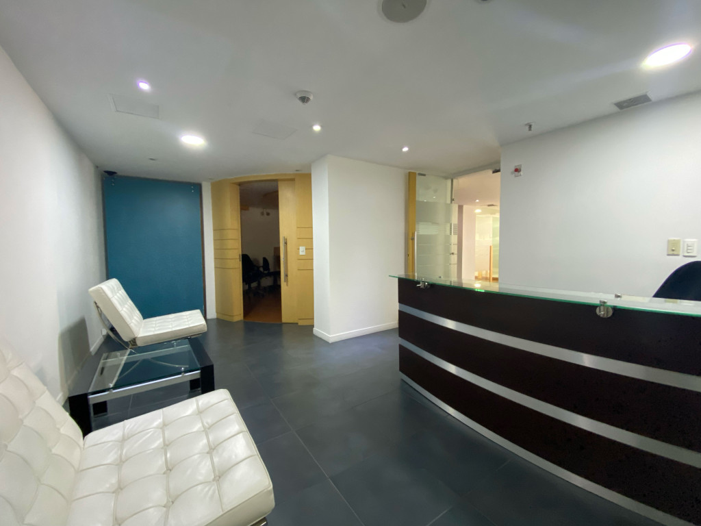 Oficina en arriendo – Chapinero – 332 m² 1 17874120251028040813.jpg