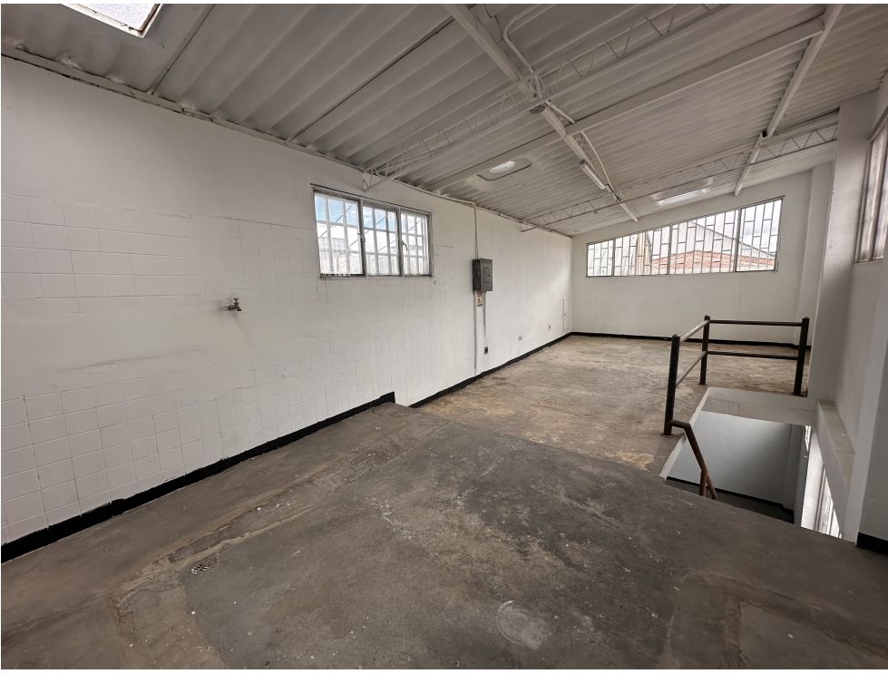Bodega en Arriendo – Barrio Gaitán – 537 m² 10 178741320251022051557.jpeg