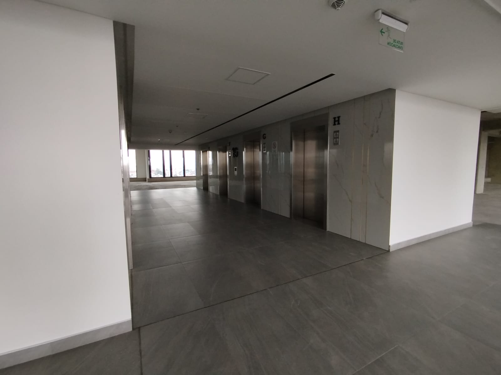 Oficina en arriendo – Av. El Dorado | 2.318 m² 6 17874720250917035155.jpeg