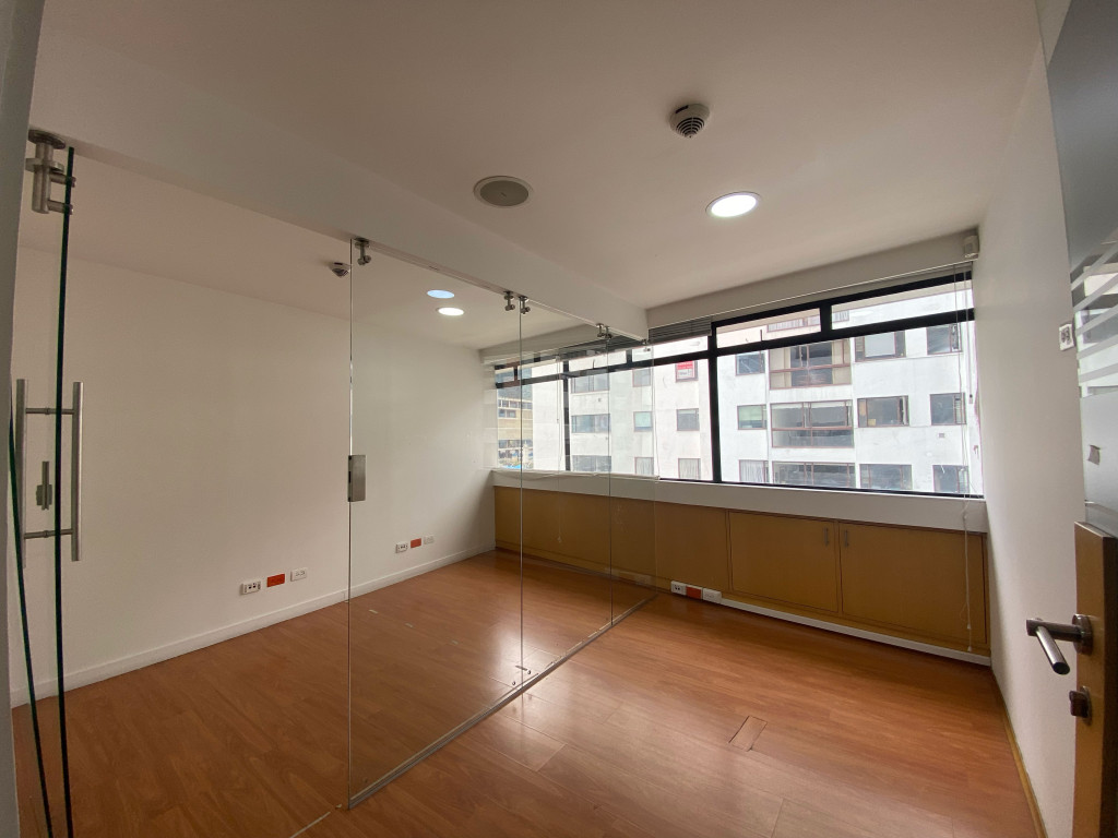 Oficina en arriendo – Chapinero – 332 m² 8 17874720251028040822.jpg